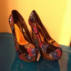 Dazzled pumps